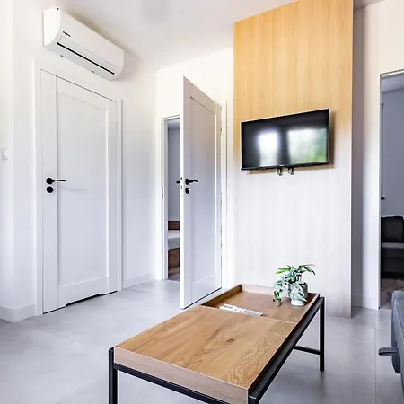 Domki-Skansenzdbice - Domek Letniskowy 2 بيت للعطل *