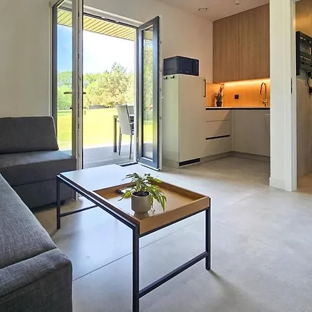 Domki-Skansenzdbice - Domek Letniskowy 2 بيت للعطل Zdbice