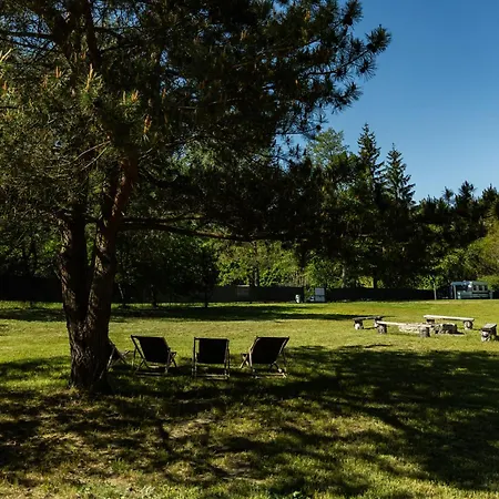 Domki-Skansenzdbice - Domek Letniskowy 2 بيت للعطل