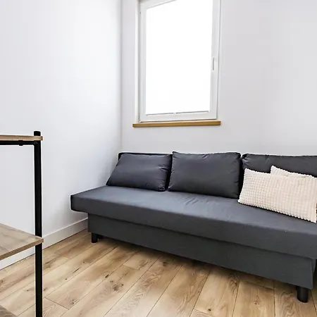 Domki-Skansenzdbice - Domek Letniskowy 2 بيت للعطل *