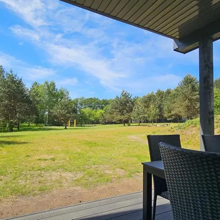 Domki-Skansenzdbice - Domek Letniskowy 2 بيت للعطل