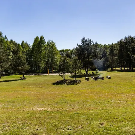 Domki-Skansenzdbice - Domek Letniskowy 2 بيت للعطل Zdbice